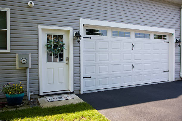 24/7 Emergency Garage Door Panel Replacement experts in Stearns County County, MN